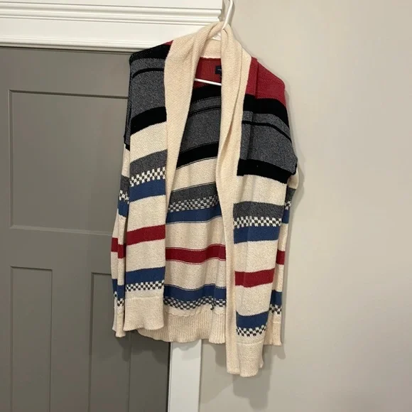 American Eagle Cardigan - Picture 1 of 1